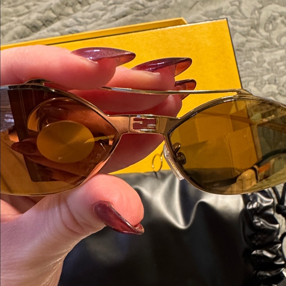 Authentic Full Inclusion Fendi Sunglasses - Picture 9 of 9